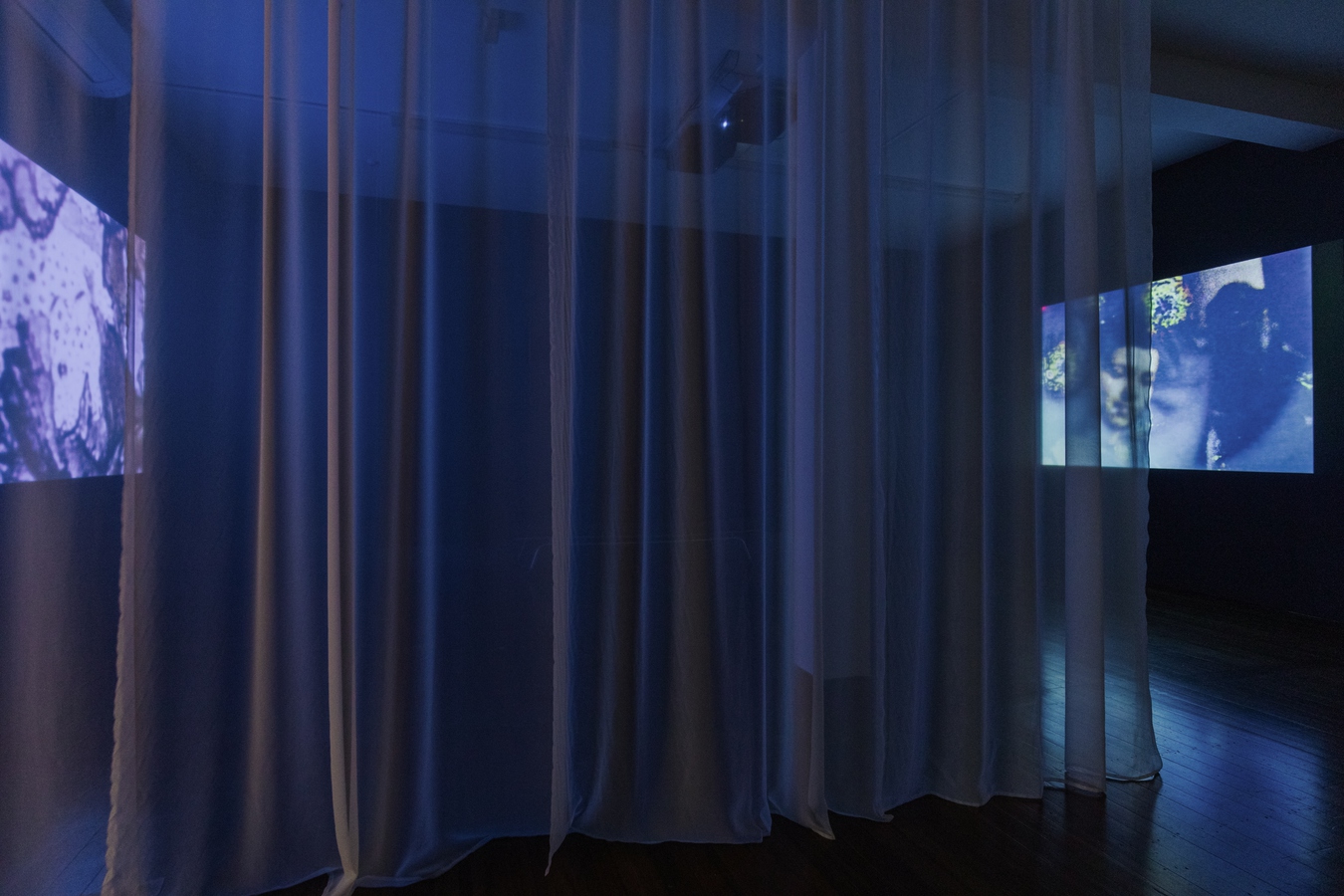 Image: Selina Ershadi, چشم چشمه (installation view), 2023. Two-channel video projection. 8:15 mins. Sound design by Frances Libeau. Photo by Nancy Zhou.