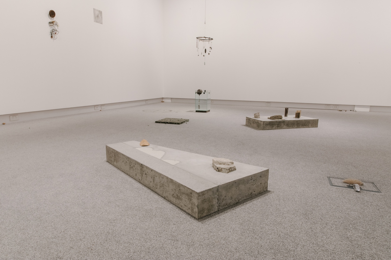 Image: Sam Towse, Speckled skin, loose stones (installation view), 2022. Concrete, steel, polystyrene, rocks, bricks and concrete detritus. Photo by Nancy Zhou.
