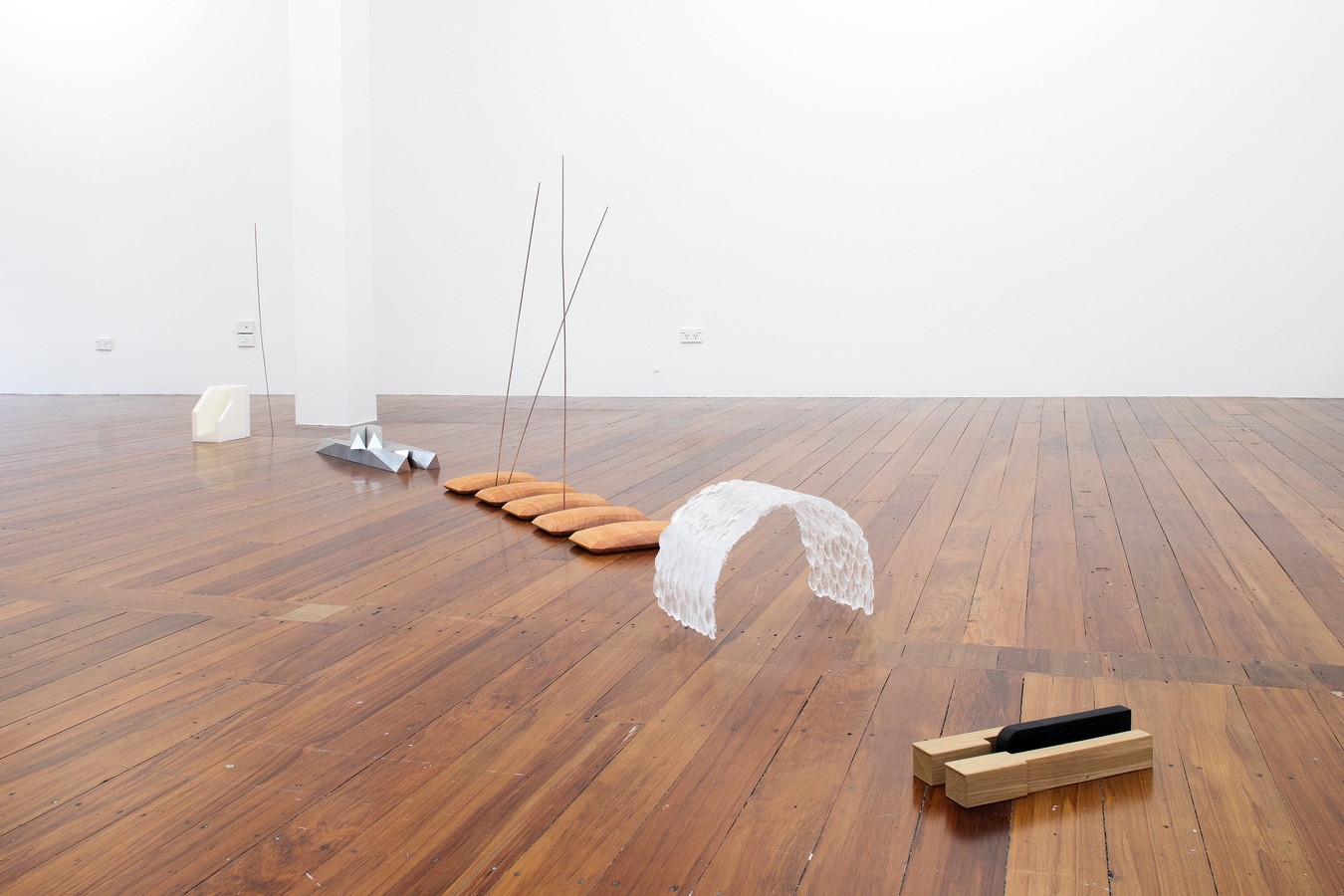 Image: Lucy Skaer, In the Shelterbelt, Arrows Rain Down, The Day is Bright and Open, Hare Darts for Cover and the Chord of C Minor Sounds (installation view), 2021. Photo: Janneth Gil.