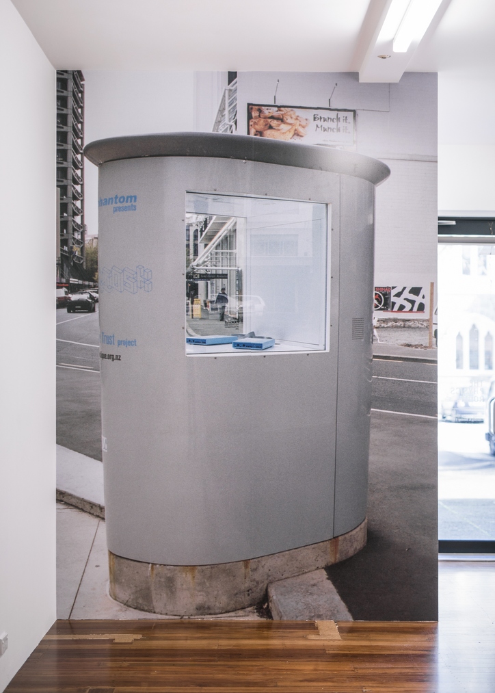 Image: High-resolution image of the Kiosk during Warren Olds’ H:1 P:KASTLE exhibition available for download from the archived Oblique Trust’s Kiosk website printed on vinyl. Photo: Janneth Gil.