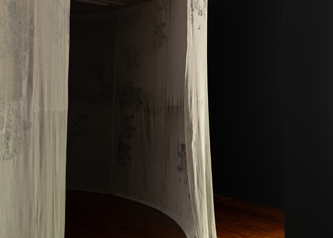 Ilish Thomas, Chudelnum Thiyetara, the never ending beginnings (installation view), 2025.